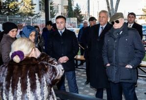 Yeni Azərbaycan Partiyasının 17 saylı Yasamal üçüncü seçki dairəsindən deputatlığa namizədi Elnur Allahverdiyevin seçicilərlə görüşləri davam edir