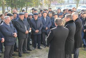 Yeni Azərbaycan Partiyasının namizədi Malik Həsənovun seçicilərlə görüşü davam edir