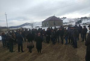 Deputatlığa namizəd Sevinc Hüseynova Gədəbəyin Dəyəqarabulaq və Düzyurd kəndlərində seçicilərlə görüşüb