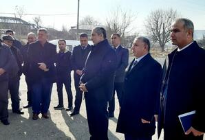 YAP tərəfindən deputatlığa namizədliyi irəli sürülmüş Siyavuş Novruzov Babək rayonunun Vayxır, Xal-Xal və Nəcəfalıdizə kəndlərində seçicilərlə görüşlər keçirib