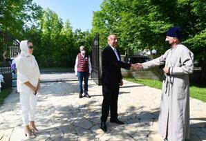 Prezident Nic qəsəbəsindəki Müqəddəs Məryəm Ana Alban kilsəsində olub - FOTOLAR