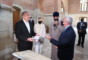 Prezident Nic qəsəbəsindəki Müqəddəs Məryəm Ana Alban kilsəsində olub - FOTOLAR