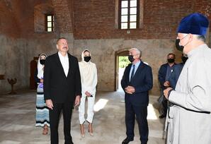 Prezident Nic qəsəbəsindəki Müqəddəs Məryəm Ana Alban kilsəsində olub - FOTOLAR