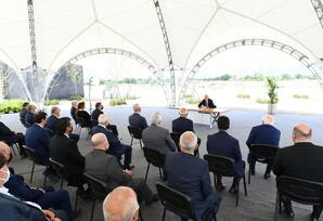 Prezident Ağdamda ictimaiyyət nümayəndələri ilə görüşüb - FOTOLAR