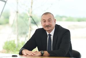 Prezident Ağdamda ictimaiyyət nümayəndələri ilə görüşüb - FOTOLAR