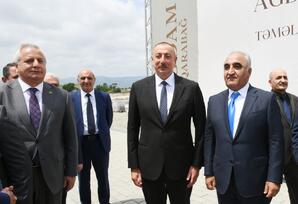 Prezident Ağdamda ictimaiyyət nümayəndələri ilə görüşüb - FOTOLAR