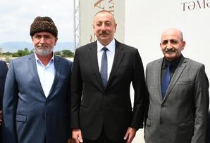 Prezident Ağdamda ictimaiyyət nümayəndələri ilə görüşüb - FOTOLAR