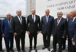Prezident Ağdamda ictimaiyyət nümayəndələri ilə görüşüb - FOTOLAR
