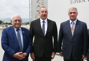 Prezident Ağdamda ictimaiyyət nümayəndələri ilə görüşüb - FOTOLAR
