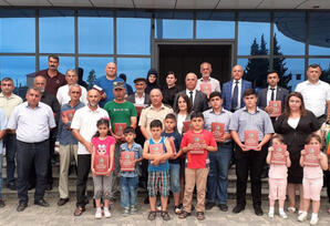 Şəhidlərin xatirəsinə həsr olunmuş kitab şəhid ailələrinə təqdim olunub