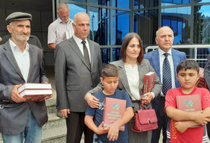 Şəhidlərin xatirəsinə həsr olunmuş kitab şəhid ailələrinə təqdim olunub