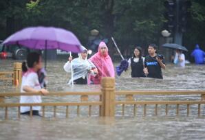 Şiddətli yağışlar 12 nəfərin ölümünə səbəb oldu - FOTOLAR