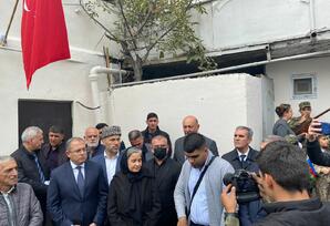 YAP Səbail rayon təşkilatının fəalları şəhid Nicat Şükürlünün ildönümündə iştirak ediblər FOTOLAR