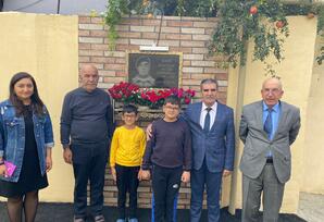 YAP Səbail rayon təşkilatı şəhidlərin məzarını və ailələrini ziyarət edib