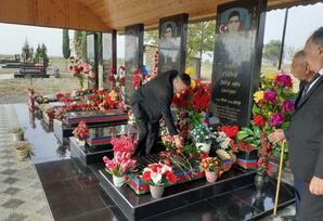 YAP Biləsuvar rayon təşkilatının əməkdaşları şəhid ailələrini ziyarət ediblər ANIM