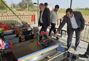 YAP Biləsuvar rayon təşkilatının əməkdaşları şəhid ailələrini ziyarət ediblər ANIM