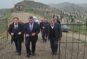 YAP Qazax rayon təşkilatının fəalları dörd şəhidin məzarını ziyarət ediblər ANIM