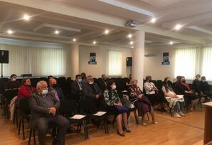 YAP Nəsimi rayon təşkilatı ərazi ilk partiya təşkilatlarının sədrləri ilə növbəti görüş keçirib FOTOLAR