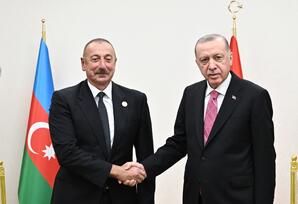Prezident İlham Əliyev Türkiyə Prezidenti Rəcəb Tayyib Ərdoğanla görüşüb
