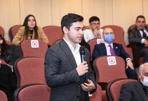 “Zəfər yolunun davamı: Qarabağda yeni iqtisadiyyat quruculuğu” mövzusunda konfrans keçirilib - FOTOLAR