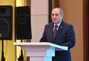“Qarabağ: Cənubi Qafqazdan dünyaya açılan yeni mənzərə” mövzusunda elmi-praktik konfrans keçirilib - FOTOLAR