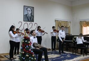 35 saylı Musiqi Məktəbində Həmrəylik gününə həsr olunmuş konsert keçirilib  - FOTOLAR