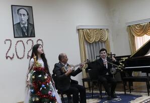 35 saylı Musiqi Məktəbində Həmrəylik gününə həsr olunmuş konsert keçirilib  - FOTOLAR