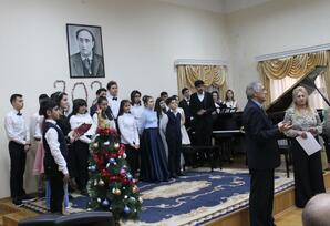 35 saylı Musiqi Məktəbində Həmrəylik gününə həsr olunmuş konsert keçirilib  - FOTOLAR