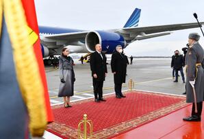 Prezident İlham Əliyev Rusiyaya rəsmi səfər edib