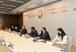 XİN-də ABŞ-ın “Xəzər Siyasət Mərkəzi”nin nümayəndələri ilə görüş keçirilib