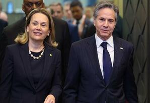 NATO ölkələri liderlərinin fövqəladə iclası başlayıb - FOTOLAR