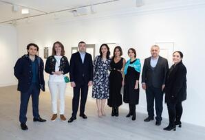 Londonda Aida Mahmudova Liminality adlı fərdi sərginin açılışı olub FOTO