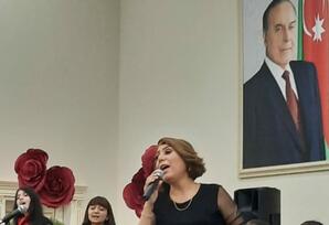 Bir səsin sehrində Portret cizgiləri