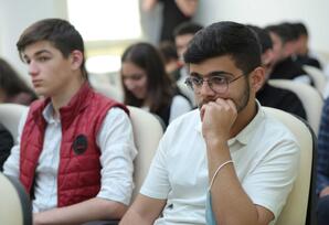 Aİİ Quba rayonunda abituriyentlərlə görüş təşkil edib - FOTOLAR