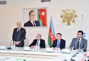“Xalq üçün yaşanan ömür” adlı elmi-praktik konfrans keçirilib - FOTOLAR
