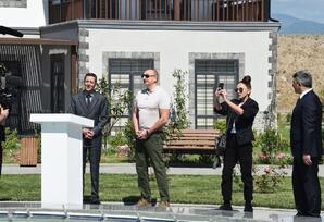 Preziden və Birinci xanım “Ağıllı kənd” layihəsinin açılış mərasimində iştirak ediblər - FOTOLAR - YENİLƏNİB