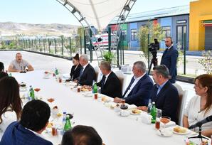 Preziden və Birinci xanım “Ağıllı kənd” layihəsinin açılış mərasimində iştirak ediblər - FOTOLAR - YENİLƏNİB