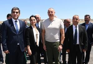 Preziden və Birinci xanım “Ağıllı kənd” layihəsinin açılış mərasimində iştirak ediblər - FOTOLAR - YENİLƏNİB