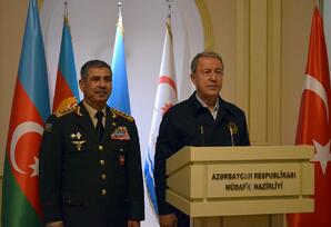 Hulusi Akar Azərbaycana işgüzar səfərə gəlib  (FOTO)