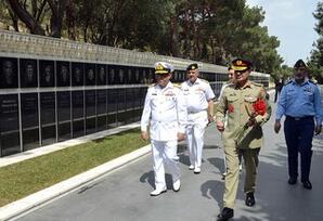 Pakistanın Milli Müdafiə Universitetinin nümayəndə heyəti ilə görüş keçirilib - FOTOLAR