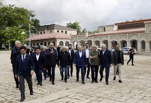 Şuşada beynəlxalq konfrans davam edir - FOTOLAR -YENİLƏNİB