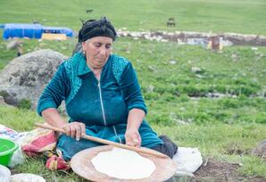 Görünməz qəhrəmanlar: kənd qadınları