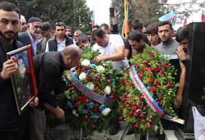 Gəncədə şəhidlər böyük izdihamla dəfn ediliblər - FOTOLAR