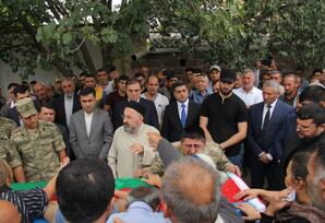 Gəncədə şəhidlər böyük izdihamla dəfn ediliblər - FOTOLAR
