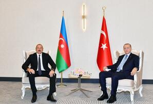 Səmərqənddə Prezident İlham Əliyevin Rəcəb Tayyib Ərdoğanla görüşü olub