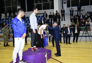 YAP-ın 30 illiyinə həsr olunmuş sərbəst və Yunan-Roma güləşi üzrə turnirin final mərhələsi keçirilib - FOTOLAR