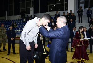 YAP-ın 30 illiyinə həsr olunmuş sərbəst və Yunan-Roma güləşi üzrə turnirin final mərhələsi keçirilib - FOTOLAR