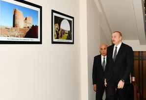 Prezident Qərbi Azərbaycan İcmasının inzibati binasında yaradılan şəraitlə tanış olub - YENİLƏNİB