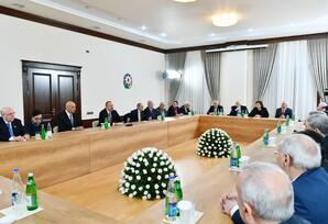 Prezident Qərbi Azərbaycan İcmasının inzibati binasında yaradılan şəraitlə tanış olub - YENİLƏNİB