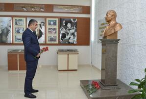 Siyəzəndə gənc partiya fəalları Heydər Əliyev Mərkəzini ziyarət ediblər